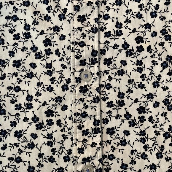 Denim & Flower Short-Sleeve Shirt MEDIUM - White with Small Blue Flowers - Picture 4 of 6